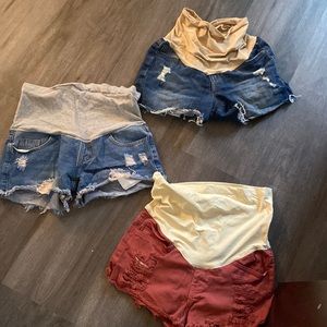 Lot of 3 maternity shorts, size 28